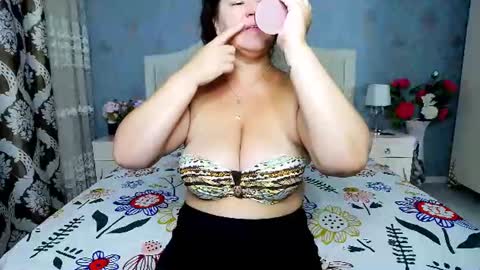 Snapshot of jessicalove20 chatting on 07/28/26, 03:13 single mommy online show from 07/28/26, 03:13