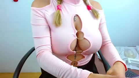 jessicarabbit4 online show from 02/02/25, 06:15