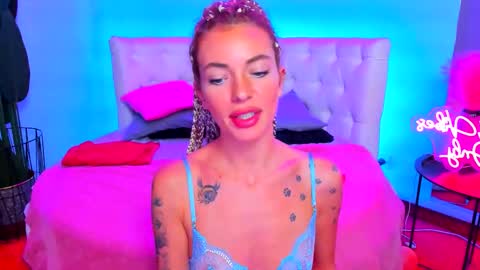 Snapshot of jessicasky_ chatting on 10/21/25, 05:57 Jessy online show from 10/21/25, 05:57