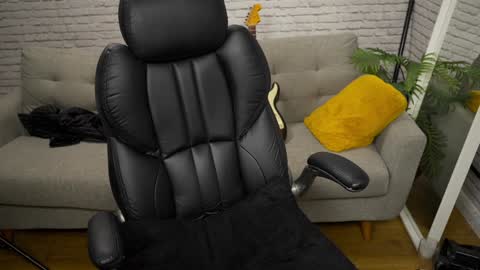 Jessicatv online show from 01/13/25, 02:42