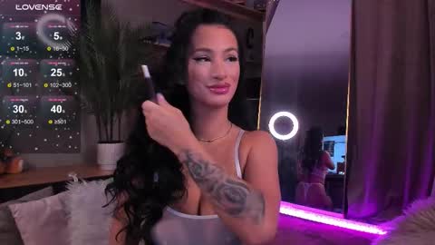 Jess online show from 11/17/25, 04:40