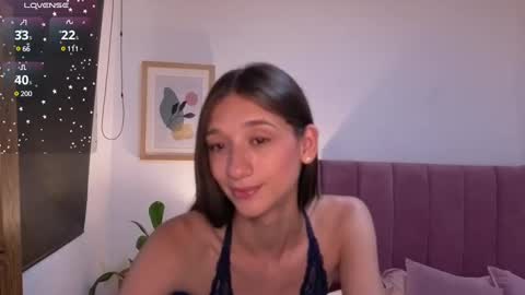 Snapshot of jessie__02 chatting on 12/17/24, 04:21 Jess online show from 12/17/24, 04:21
