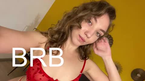 Snapshot of jessie_curlyy chatting on 03/11/25, 04:43 Jessie online show from 03/11/25, 04:43