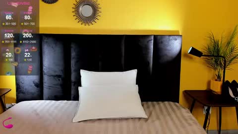 Snapshot of jessie_curlyy chatting on 03/11/25, 10:51 Jessie online show from 03/11/25, 10:51