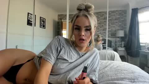 jessiebella0210_ online show from 03/14/26, 11:15