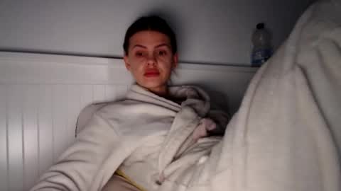 jessieryan online show from 02/19/25, 05:05