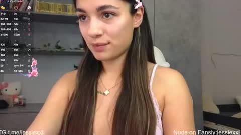 Snapshot of jessiexxi chatting on 06/17/26, 02:03 Jessie TG channel online show from 06/17/26, 02:03