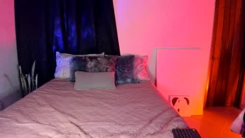 Jessica online show from 03/12/25, 07:35