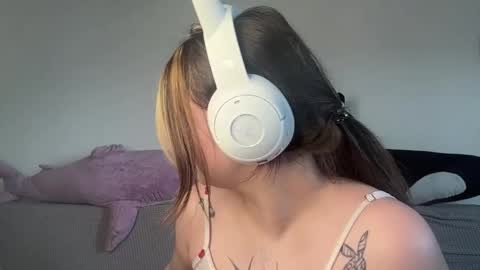 jessluck_1 online show from 06/10/26, 08:35