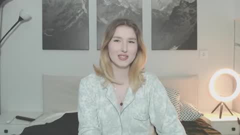 Snapshot of jessstonem chatting on 10/30/25, 07:47 jessstonem online show from 10/30/25, 07:47