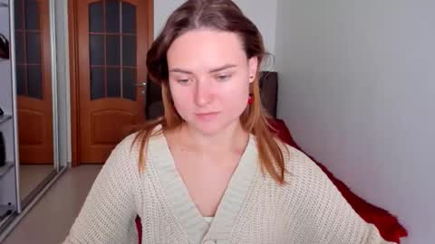 Snapshot of jessy_lil chatting on 11/19/25, 12:49 Polina online show from 11/19/25, 12:49