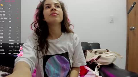 Snapshot of jessye_golden chatting on 07/02/26, 07:09 jessye_golden online show from 07/02/26, 07:09