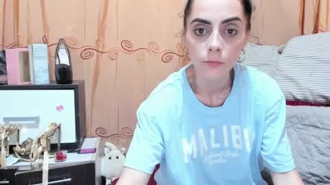 Snapshot of jessylonghair chatting on 07/13/26, 09:50 Jessylonghair online show from 07/13/26, 09:50