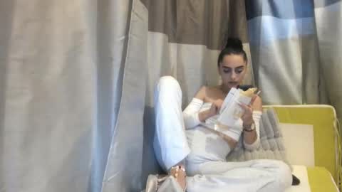 Jessy online show from 10/20/25, 03:34