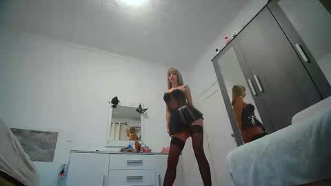 Snapshot of jesyruby21 chatting on 11/18/25, 07:35 jesy online show from 11/18/25, 07:35