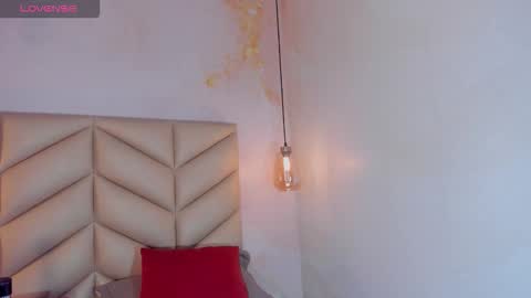 Jessica online show from 12/18/25, 06:47