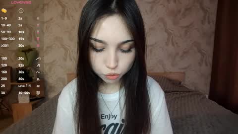 I am Gina ntmu Lets hit 10 Thumbs Up together online show from 04/08/26, 09:20