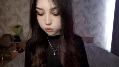 I am Gina ntmu Lets hit 10 Thumbs Up together online show from 04/13/26, 07:36