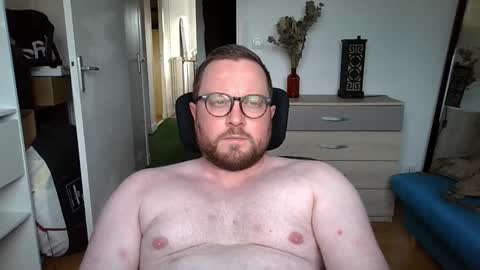 jeuneloup92 online show from 10/31/25, 03:46