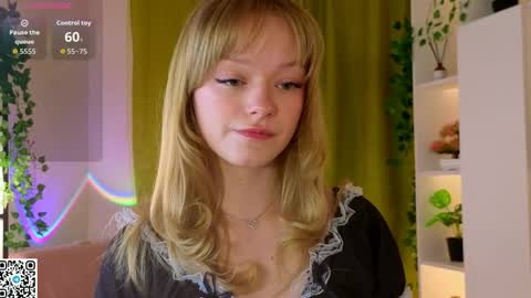 Gwen online show from 04/12/26, 08:14