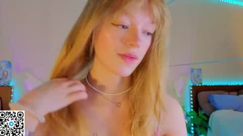 Snapshot of jewellhogan chatting on 07/14/26, 08:14 Gwen online show from 07/14/26, 08:14