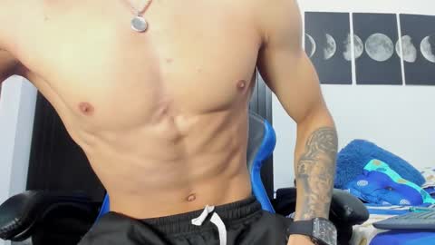 Snapshot of jey_cox23 chatting on 10/29/25, 12:29 jey cox online show from 10/29/25, 12:29