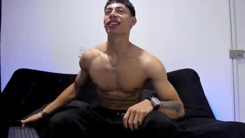 Snapshot of jey_cox23 chatting on 11/18/25, 10:41 jey cox online show from 11/18/25, 10:41