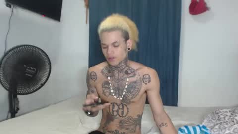 Snapshot of jeykob_23 chatting on 12/01/24, 10:43 JEYKOB online show from 12/01/24, 10:43