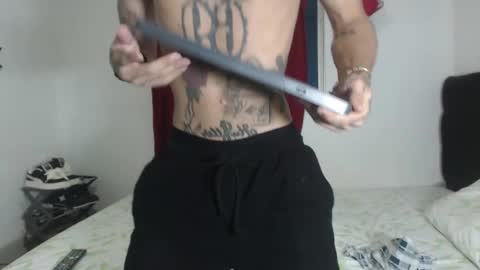 Snapshot of jeykob_23 chatting on 01/01/25, 12:32 JEYKOB online show from 01/01/25, 12:32