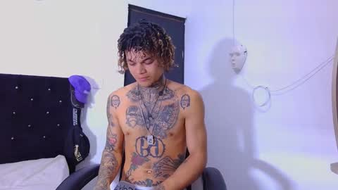 Snapshot of jeykob_23 chatting on 11/11/25, 11:27 JEYKOB online show from 11/11/25, 11:27