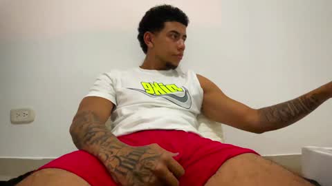 Snapshot of jeyzd25 chatting on 12/03/24, 02:25 Onlyfans Twitter online show from 12/03/24, 02:25