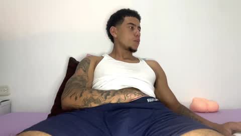 Snapshot of jeyzd25 chatting on 01/29/25, 03:44 Onlyfans Twitter online show from 01/29/25, 03:44