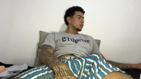 Snapshot of jeyzd25 chatting on 02/19/25, 03:39 Onlyfans Twitter online show from 02/19/25, 03:39