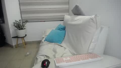 Camila online show from 01/16/26, 11:03