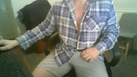 Snapshot of jezz045 chatting on 05/29/26, 07:17 jezz045 online show from 05/29/26, 07:17