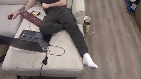 Snapshot of jf12334 chatting on 11/23/25, 09:31 NedeledeN online show from 11/23/25, 09:31