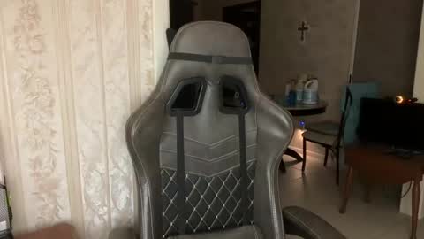 Snapshot of jglisson83 chatting on 12/16/25, 05:45 jglisson83 online show from 12/16/25, 05:45