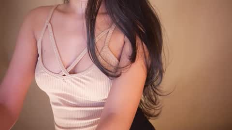 Snapshot of jhaanvi chatting on 12/19/24, 10:21 Jhaanvi online show from 12/19/24, 10:21