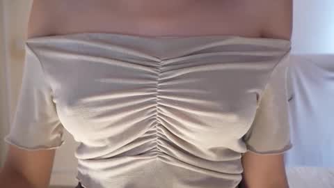 Snapshot of jhaanvi chatting on 10/05/25, 04:16 Jhaanvi online show from 10/05/25, 04:16