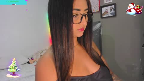 Snapshot of jhacky_sweet chatting on 12/30/24, 03:03 jhackelin My independent account online show from 12/30/24, 03:03