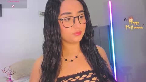 Snapshot of jhacky_sweet chatting on 10/29/25, 05:20 jhackelin My independent account online show from 10/29/25, 05:20