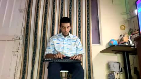 Snapshot of jharol_cardona chatting on 06/23/26, 01:03 Jharol online show from 06/23/26, 01:03