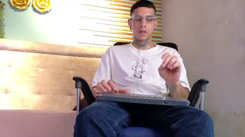 Snapshot of jharol_cardona chatting on 07/09/26, 01:20 Jharol online show from 07/09/26, 01:20