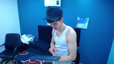 Jheampiero online show from 10/31/25, 01:56