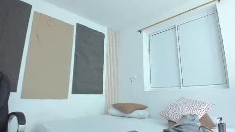 jheremy_wen online show from 12/17/25, 07:09