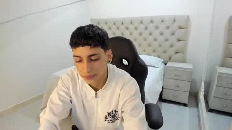 jhoanleandro online show from 11/13/25, 04:44