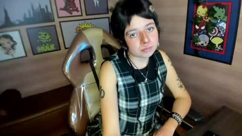 jhoanne_1 online show from 04/14/26, 03:12