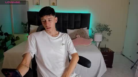 Jhon online show from 11/24/25, 12:27