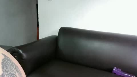 jhonanjessy online show from 04/21/26, 08:23