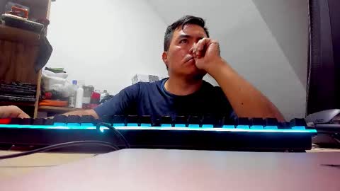 jhonatan_morales_s online show from 10/10/25, 05:17